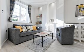 2 Bedroom Flat In The Mumbles With Free Parking